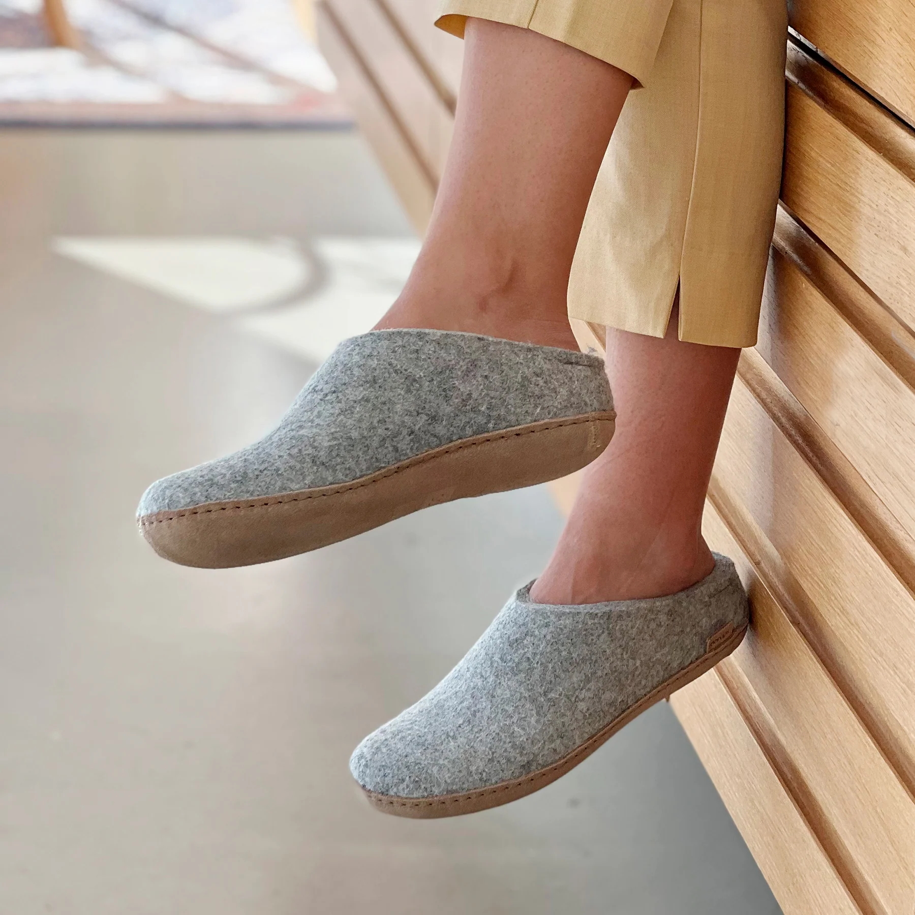 Filzpantoffel mit Ledersohle, Gr. 40, grey