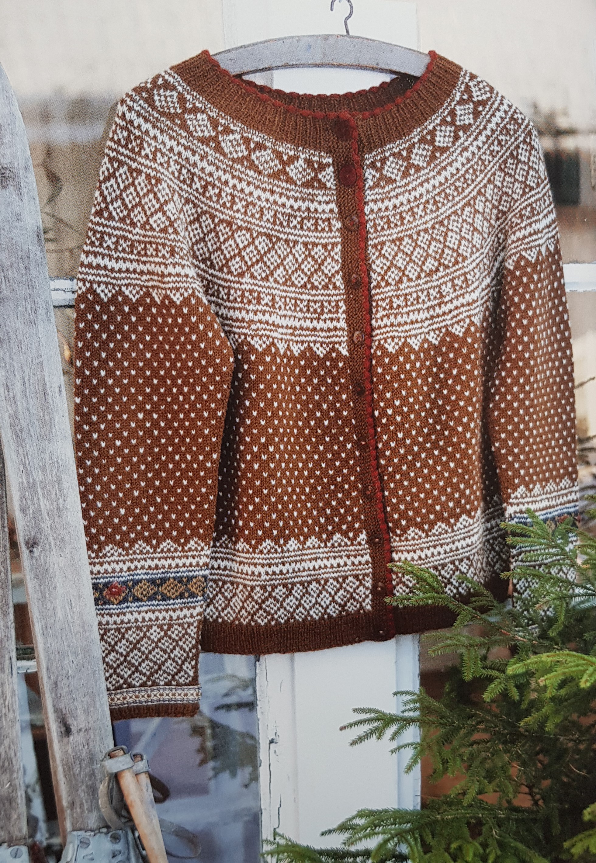 Garnpaket RUND UMS TAL Strickjacke (Kristin Wiola Odegard)