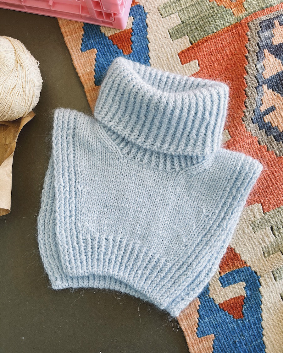 Anleitung für TERRAZZO NECK Junior (Petite Knit)